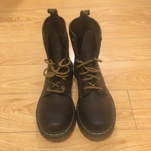 Dr. Martens Boots 1460W